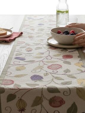 Floral Vine Jacquard Table Runner - Multicolor